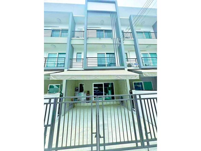 บ้านทาวน์โฮม 3 ชั้น 20 ตร.วารร.นานาชาติราฟเฟิลส์อเมริกัน 2.5 กม.