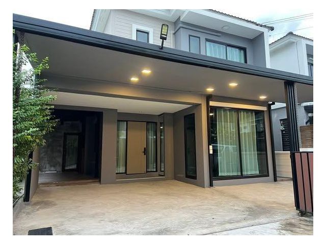 บ้านเดี่ยว พร้อมอยู่ หมู่บ้านอารียา โคโม่ วงแหวน รามอินทรา