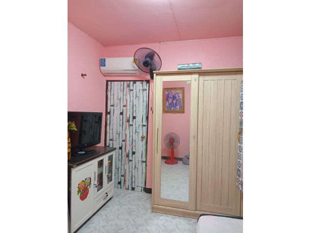 เอื้ออาทรปากเกร็ดนนทบุรี ตึก 1 ชั้น 5 แอร 9,000 btu.ในห้องนอน 1 ตัว เตียง3.5ฟุต +ที่นอน3.5ฟุต รวม2ชุด 080-9169359