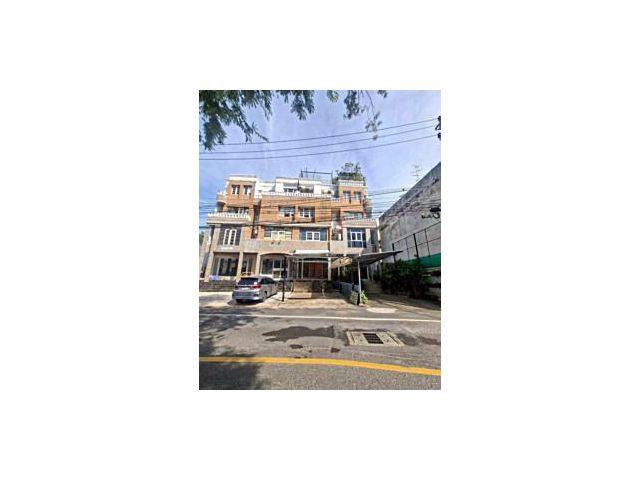 ให้เช่าทาวน์โฮม 4 ชั้น+ดาดฟ้า ในเอกมัย ใกล้ดองกี้มอลล์ทองหล่อ-เอกมัย (N.1826)