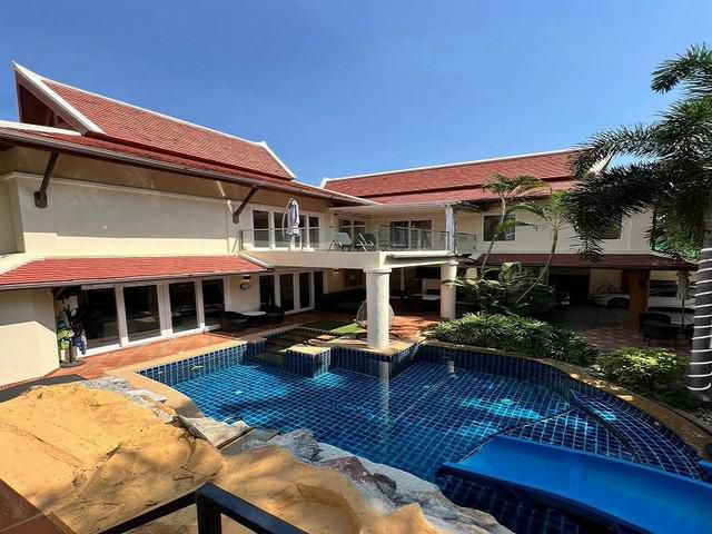 ขายพลูวิลล่าหรู สระน้ำระบบเกลือ ใจกลางเมืองพัทยาใต้ โซนท่องเที่ยว