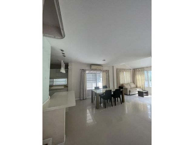 P1585 ให้เช่าบ้าน โครงการ มัณฑนา กรุงเทพกรีฑาซอย 7 ซอยรามคำแหง 60