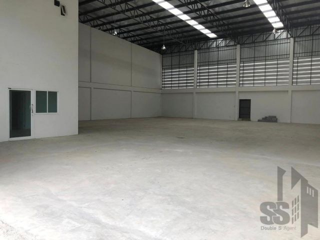 #ให้เช่าโกดังพิกัดไทรน้อย-ศาลายา พื้นที่รวม 600 ตารางเมตร ตำบลหนองเพรางาย อ.ไทรน้อย จ.นนทบุรี  ขนาด กว้าง 19 ม. ลึก 30 ม