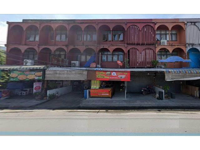 ที่ดินพร้อมสิ่งปลูกสร้าง เป็นอาคาร6คูหา เนื้อที่ 426 ตรว. ติดถนนชัยพฤกษ์