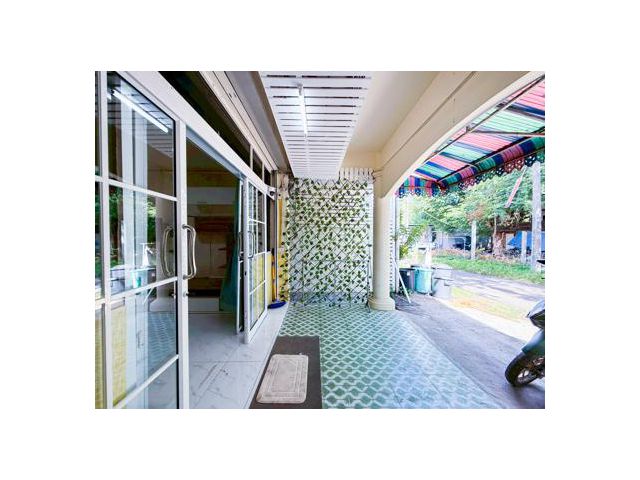 Apartment Beautiful ground-floor room for rent,