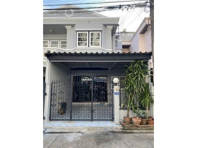 ทาวน์เฮ้าส์ หมู่บ้านชัยภัทร ถนนลาดพร้าว วังหิน