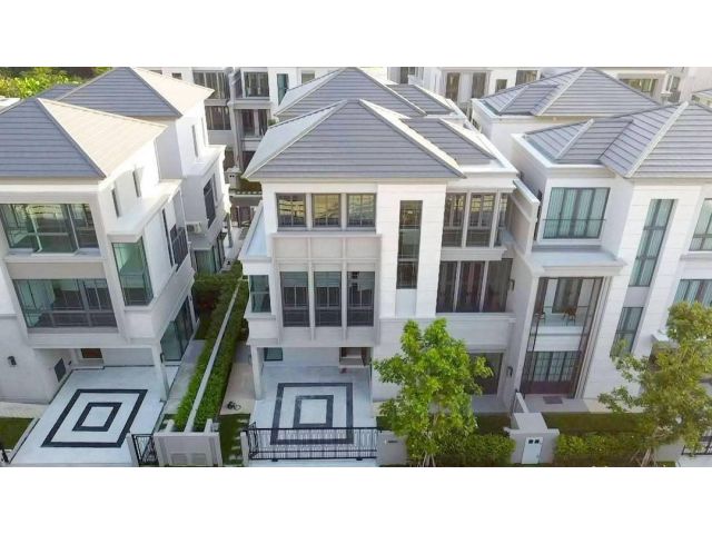 ให้เช่าบ้านเดี่ยว ศรีนครินทร์ – บางนา (ใกล้รามคำแหง 2) บ้านแฝด 3 ชั้น (อนุญาตให้เลี้ยงสัตว์ได้)