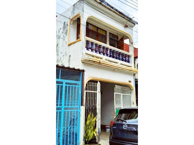 ทาวน์เฮ้าส์ 2 ชั้น 3นอน เพชรเกษม 102-108 รร.เลิศหล้านานาชาติ 900