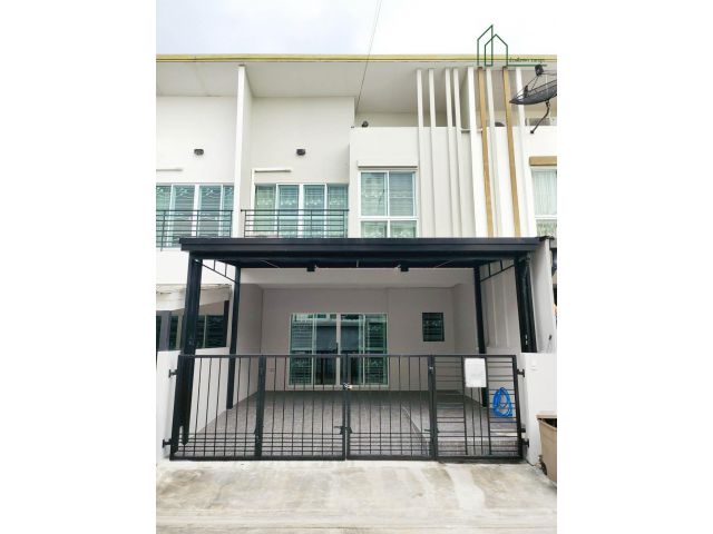 ทาวน์เฮ้าส์ 2 ชั้น ม. ซิตี้เซนส์ บางนา รีโนเวทใหม่ พร้อมอยู่