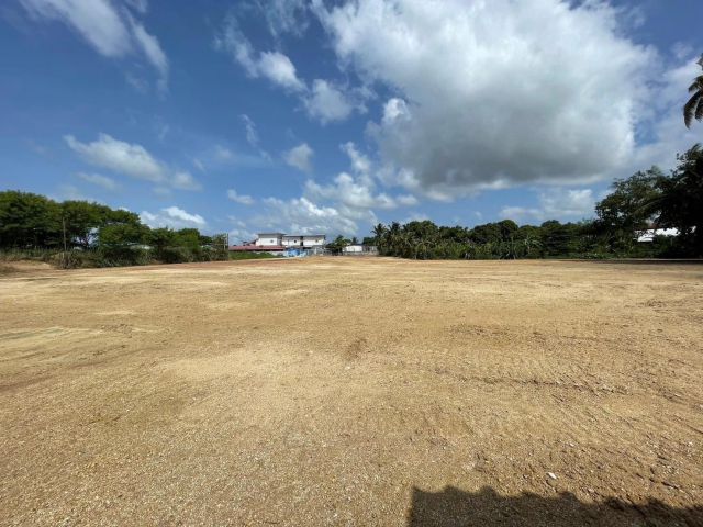 ขายที่ดินหนองขามถมแล้ว 3 ไร่ ติดถนนซอย6ชุมชนหนองค้อ ใกล้นิคมปิ่นทอง2-4กม.ใกล้ท่าเรือแหลมฉบัง-13กม. อ.ศรีราชา ชลบุรี