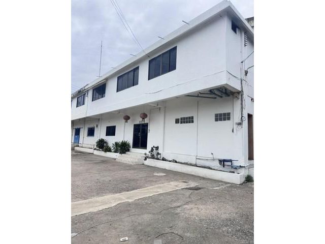 ยาว70เมตรสูง12เมตรมีออฟฟิศสองชั้น