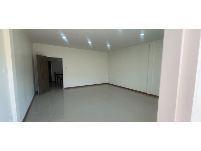 ขายด่วนทาวน์เฮ้าส์ 2 ชั้น รีโนเวทใหม่