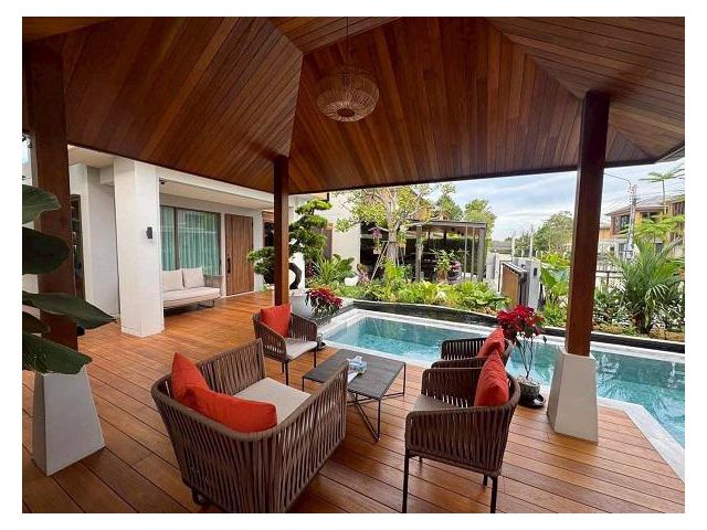 ให้เช่าพูลวิลล่า 2 ชั้นบุราสิริซอยวัชรพล มีสระว่ายน้ำส่วนตัว  129ตรวใช้สอย320ตรม 4 ห้องนอน6 ห้องน้ำ 6 ที่จอดรถ