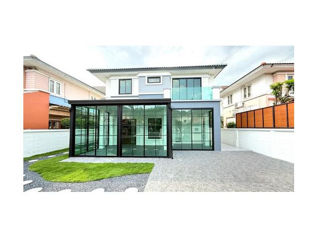 บ้านเดี่ยว 2 ชั้น หมู่บ้าน เนเบอร์โฮม วัชรพล รีโนเวทใหม่ทั้งหลัง ต่อเติมห้องกระจกด้านหน้า สวยมากๆๆ ทำเลดี เดินทางสะดวก