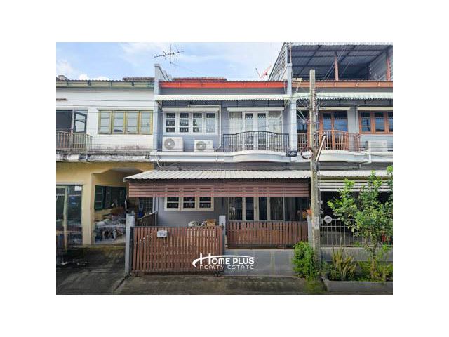 ทาวน์โฮม 2 ชั้น หมู่บ้านเพรสซิเด้นท์โฮม ซอยร่มเกล้า10