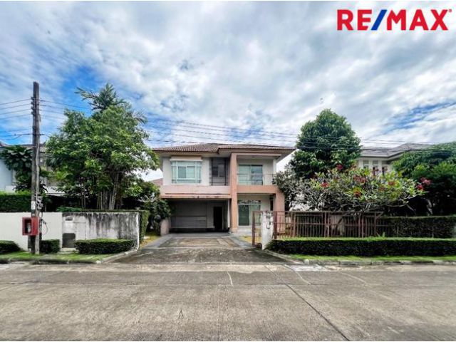 บ้านเดี่ยวพื้นที่ 85 ตารางวา ไม่มีบ้านตรงข้าม ตั้งอยู่บนถนนเมน