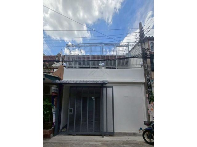 ให้เช่าทาวน์เฮ้าท์ 2 ชั้น 168 ตร.ม 3 ห้องนอน ซอยประชาราษฏร์บำเพ็ญ