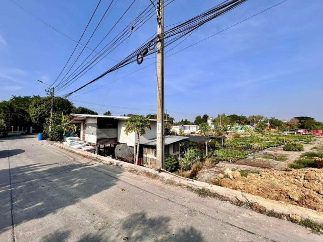 ขายที่ดินพร้อมสิ่งปลูกสร้าง ทำเลทอง 2-2-5.5 ตร.ว. ติดถนนกาญจนาภิเษก อ.บางใหญ่ จ.นนทบุรี หลังโรงถ่ายกันตนา บางใหญ่