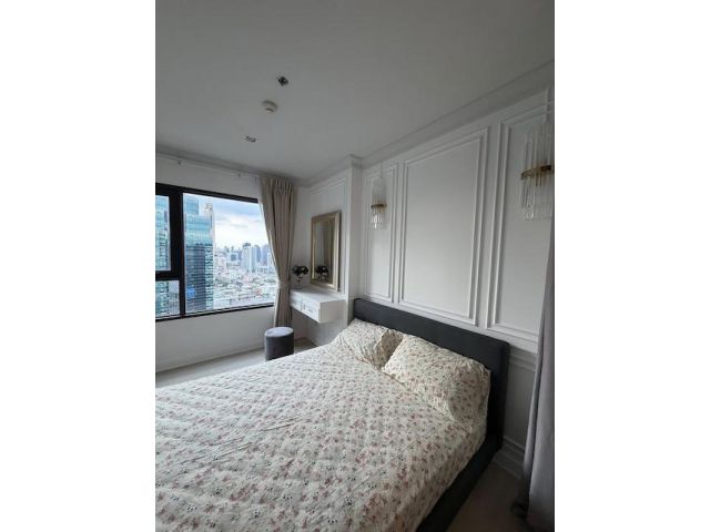 Life One Wireless 36th floor