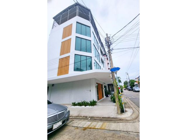 รัชดา  เซ็นทรัล พระราม 9 4.2 กม. MRT ห้วยขวาง 699ม.อาคารออฟฟิศ 5