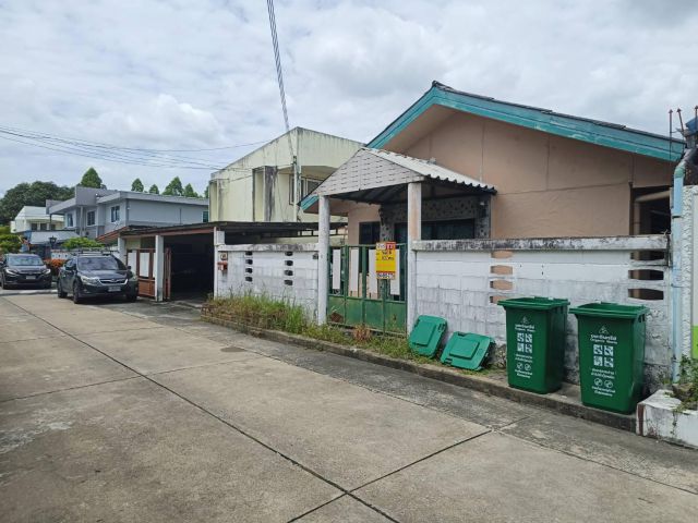 ให้เช่าบ้าน ซอยรามอินทรา 6 เนื้อที่ 102 ตารางวา (บางเขน)