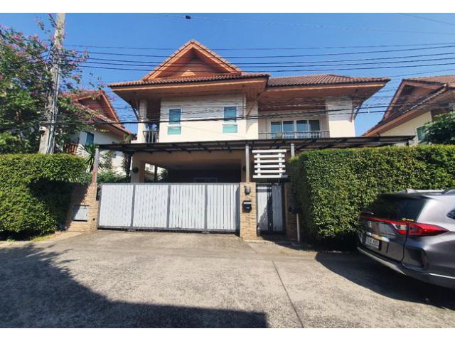 ขายบ้าน หมู่บ้านพิชชานันท์ ซอยสุคนธสวัสดิ์ 14 ลาดพร้าว กรุงเทพมหานคร