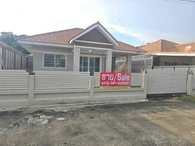 ขายบ้านเดี่ยวหมู่บ้านศศิธร 1 ชั้นหน้าบ้านทิศใต้ถนนหน้าบ้านกว้างขว