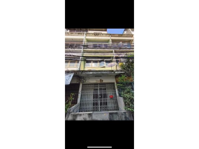 ขายตึกแถว 3.5 ชั้น เจริญกรุง ซอย 93 เนื้อที่ 10 ตารางวา