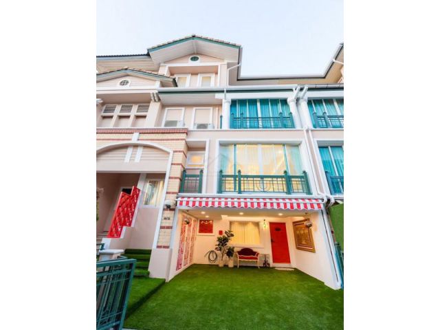 ให้เช่าทาวน์โฮม 4 ชั้น 4 ห้องนอน คริสตัลวิลล์ ใกล้ Central Eastvi