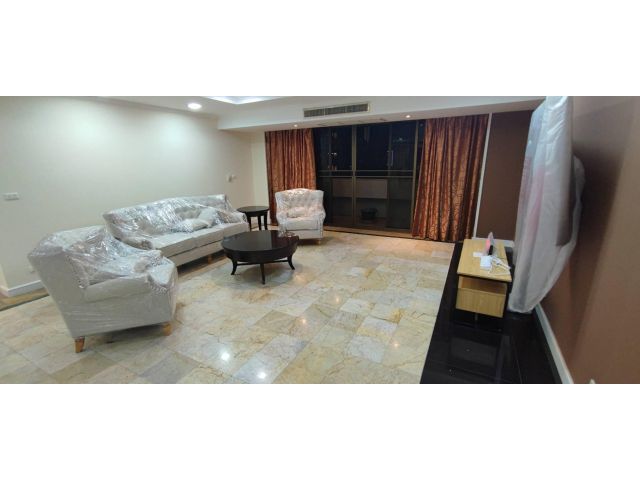 ให้เช่าคอนโดหรู ห้องใหญ่ 3 นอน  ตกแต่งหรูหรา พร้อมเฟอร์ใหม่เอี่ยม สุขุมวิท 18  เฟอร์ใหม่ยกชุด พื้นที่ขนาดใหญ่ น่าอยู่มาก