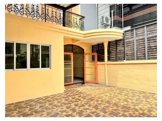 ให้เช่าทาวน์เฮ้าส์2ชั้นหมู่บ้านสินพัฒนาธานีประชาชื่นติดตลาดบองมาร