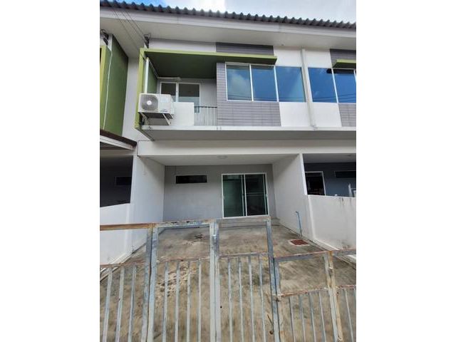 ให้เช่าทาวน์เฮาส์ 2 ชั้น หมู่บ้านThe Trust Town วงแหวน ลำลูกกา