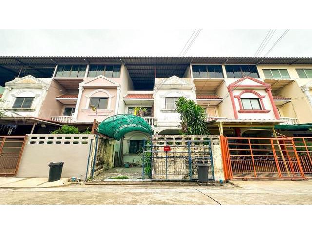 ลดราคา ทาวน์เฮ้าส์ หมู่บ้าน เพชรหรรษา ซอยเพชรเกษม 112 ราคาถูก