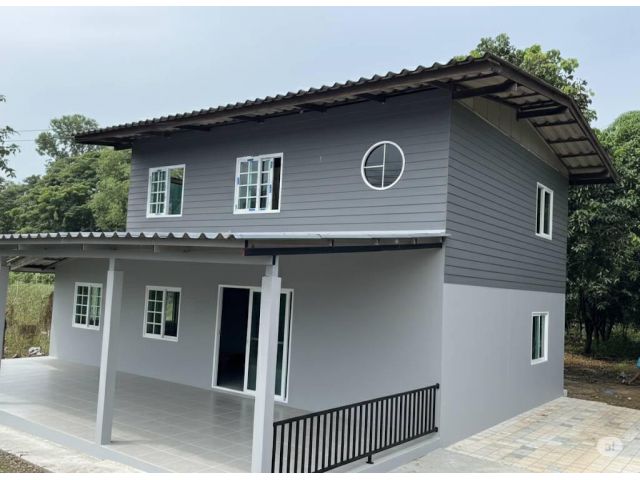 ขายที่พร้อมบ้านสวนรีโนเวสใหม่ทั้งหลัง ต.โพรงมะเดื่อ อ เมืองนครปฐม เนื้อที่ 216 ตรว. ด้านหน้าติดถนนลาดยาง ด้านหลังติดคลอง