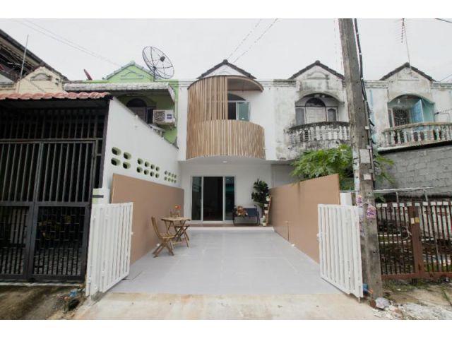 ขาย ทาวน์เฮ้าส์ รีโนเวท พร้อมอยู่ อัมรินทร์นิเวศ3 ผัง3 ฟรีโอน สายไหม กรุงเทพฯ