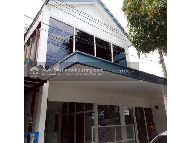 ขายทาวน์เฮ้าส์ 2 ชั้น หมู่บ้านเคหะธานี3 ซ.นวมินทร์74 สวย พร้อมอยู่  รีโนเวททั้งหลัง