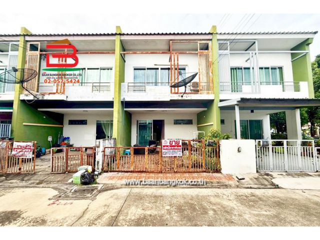 ทาวน์โฮม เดอะทรัสต์ทาวน์ วงแหวน-ลําลูกกา เนื้อที่ 19.8 ตร.ว (ใกล้บิ๊กซี ลําลูกกา) ถนนลำลูกกา ตำบลบึงคำพร้อย อำเภอลำลูกกา