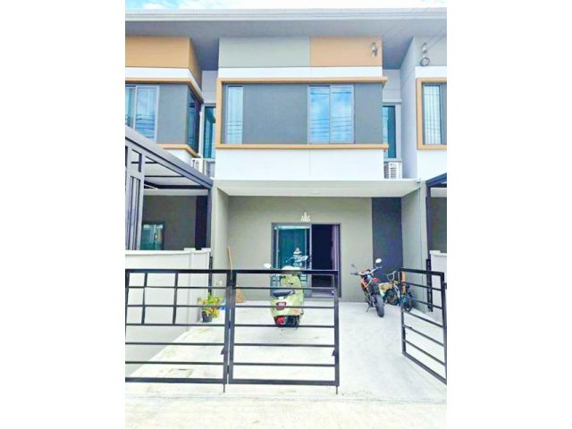 คลองสี่ ทาวน์โฮม 2 ชั้น พร้อมเฟอร์ฯ 2 นอน ลำลูกกา คลอง 3 ตลาดเอซี