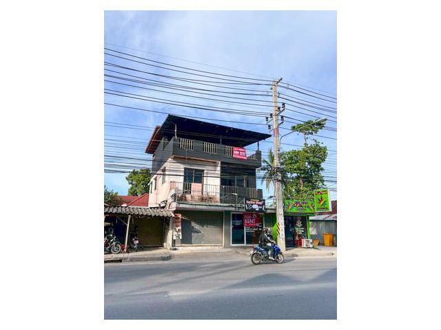 อาคารพาณิชย์ให้เช่าทำเลทอง บนถนนใหญ่ใจกลางบ่อผุด เกาะสมุย