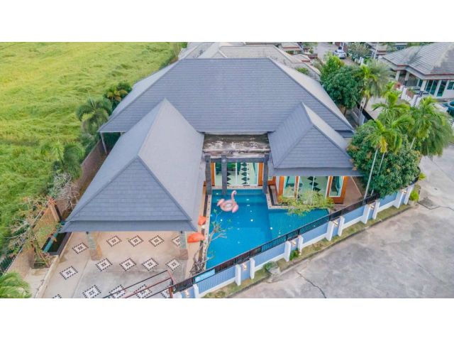 ขายหรือเช่า  บ้านพลูวิลล่า  Huay Yai private pool บ้านตรงปรก ถือกระเป๋าเข้าอยู่ได้เลย
