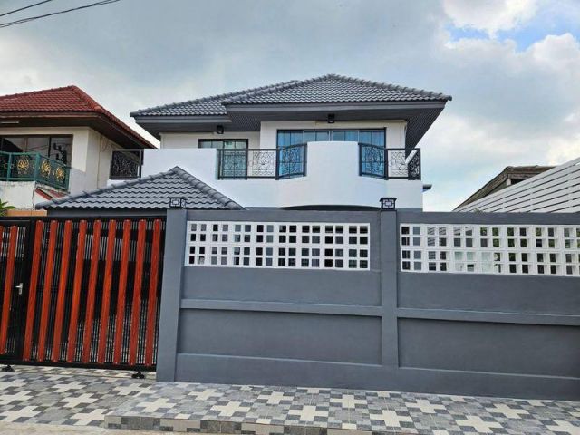 #บ้านใหม่ พูลวิลล่าให้เช่า – หมู่บ้านแสงสุภา ซอยเขาน้อย พัทยา (จ.ชลบุรี)PR:ง ทำเลดีมาก ต้นซอยเขาน้อย ตรงข้ามห้างทองสำเภ