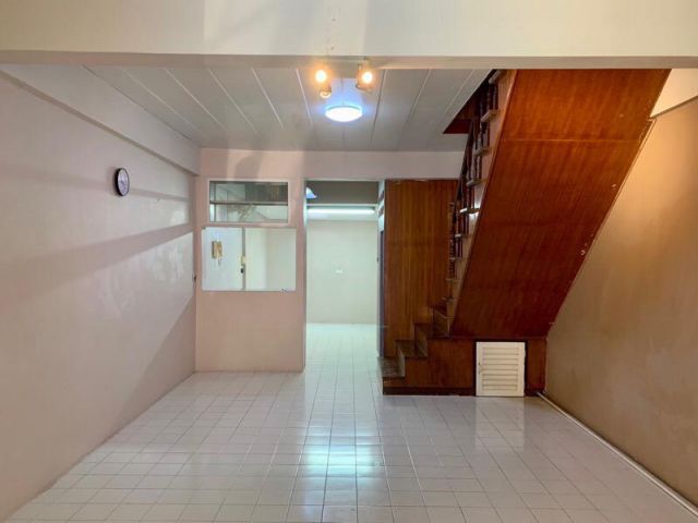 ขายทาวน์เฮ้าส์2ชั้น ทำเลดี หมู่บ้านพระปิ่น3 อ.บางใหญ่ สภาพดี แหล่งชุมชน สิ่งแวดล้อมดี เข้าออกได้หลายทาง เดินทางสะดวก เจ้าของขายเอง