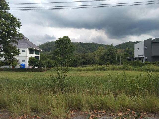 ขายที่ดินวิวเขาภายในโครงการสนานกอล์ฟ เซอร์เจมส์ คันทรี คลับ พร้อม Member