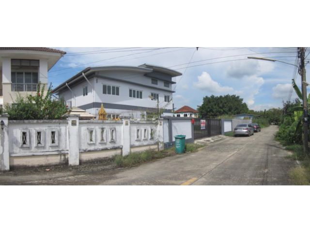 ขายอาคารใหม่ 2 ชั้นครึ่ง สร้างมา 2 ปี !!!  คลองหลวง  ปทุมธานี