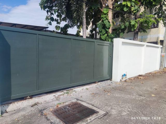 ขายบ้านพร้อมที่ดินใกล้โรงพยากรุงเทพพัทยา