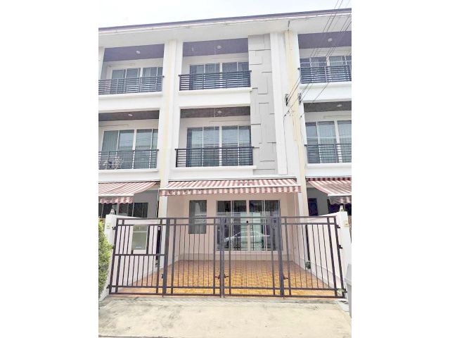 บ้าน กลางเมือง ลาดพร้าว 87 เช่า ทาวน์โฮม 3 ชั้น 4ห้องนอน
