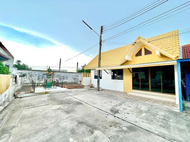 ขายบ้านมาลัยทองอำเภอเมืองชลบุรี ขายบ้านมาลัยทอง1หลังริม