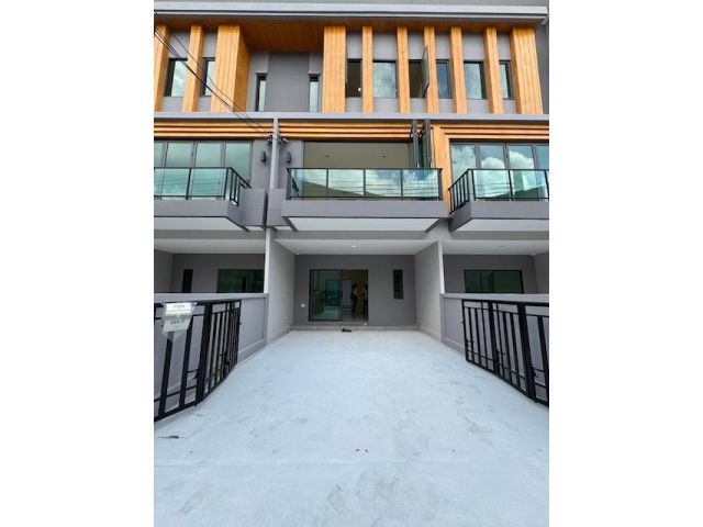 ให้เช่าทาวน์โฮม Eigen พระราม 9  อ่อนนุช ทำเลดี ถนนเฉลิมพระเกียรติ