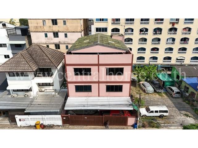 ลดราคา บ้านเดี่ยว 3 ชั้น 54 ตารางวา ลาดพร้าว 136 คลองจั่น ราคาถูก