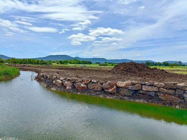 ขายที่ดิน 2 ไร่ ติดน้ำ วิวภูเขา เอกสารสิทธิ์โฉนด ถนน น้ำ ไฟพร้อม